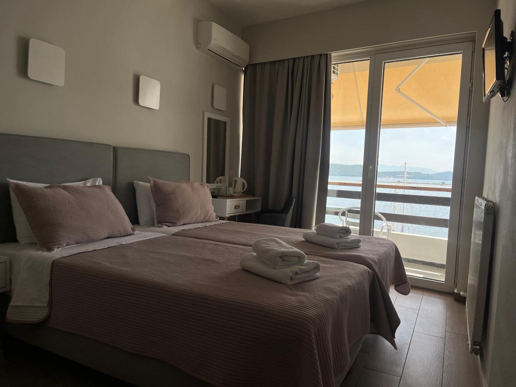 Hotel Avra Превеза Экстерьер фото