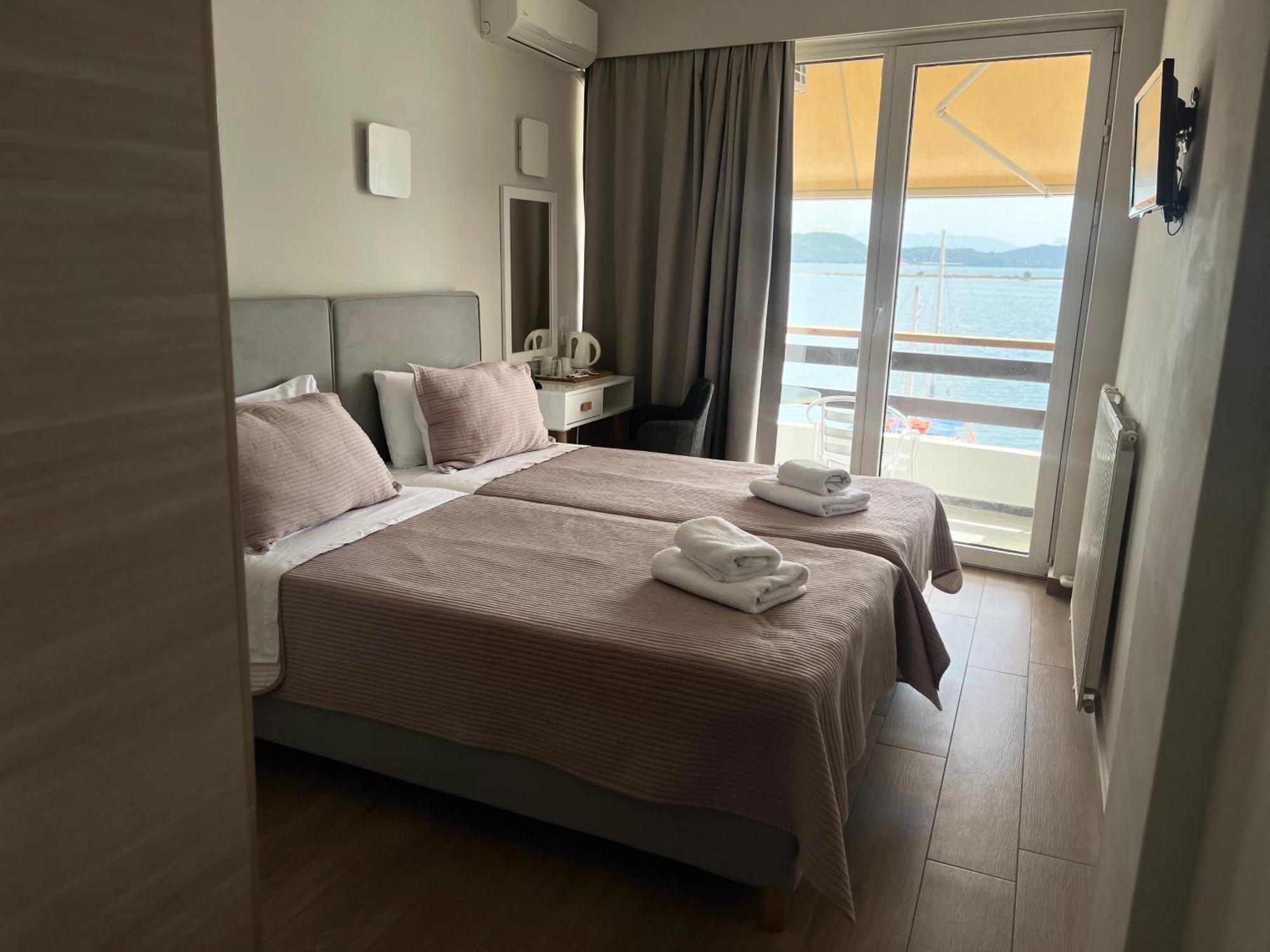 Hotel Avra Превеза Экстерьер фото